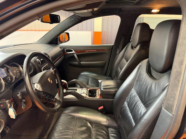 PORSCHE Cayenne 4.8 Turbo