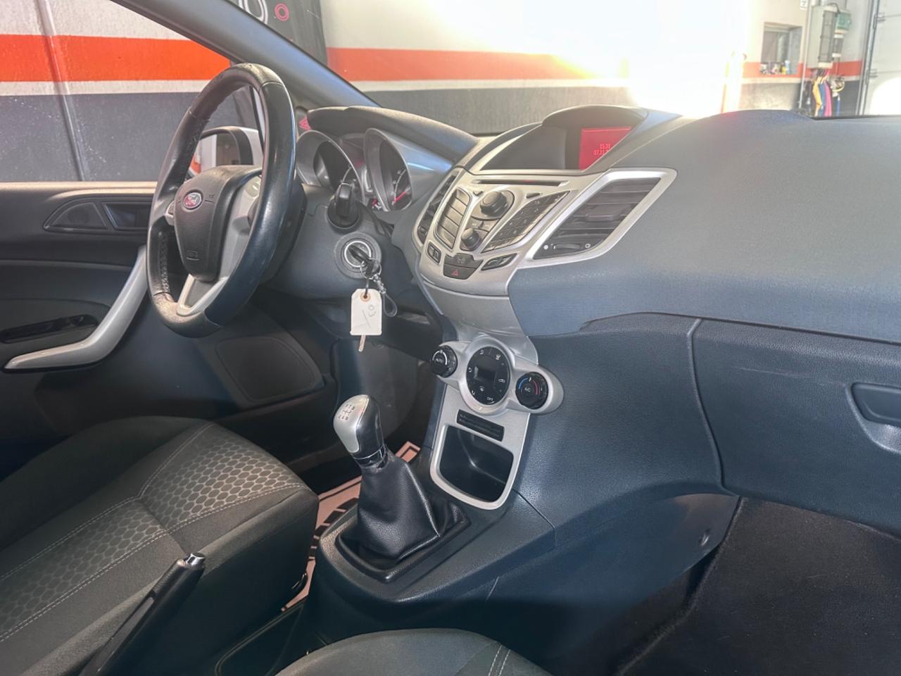 Ford Fiesta 1.4 TDCi 70CV 3 porte Titanium