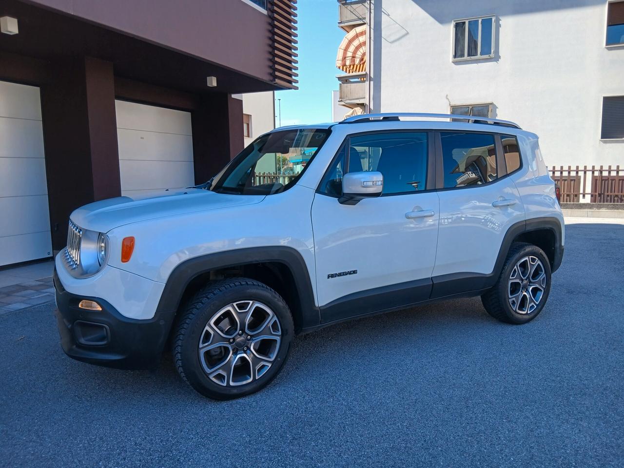 Jeep Renegade 2.0 Mjt 140CV 4WD Active Drive Low Limited tua a € 199 mese