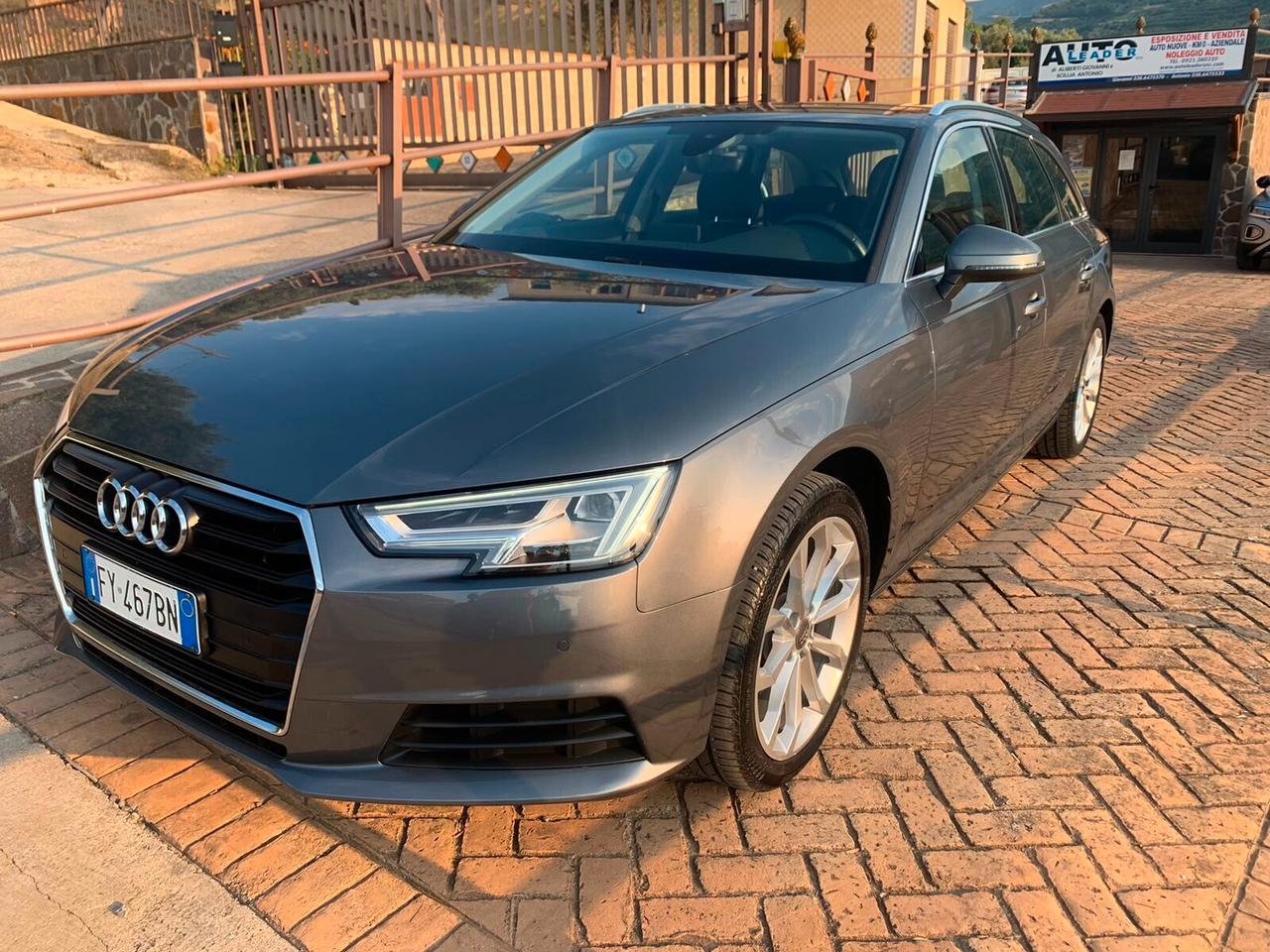 Audi A4 Avant 30 TDI S tronic Business