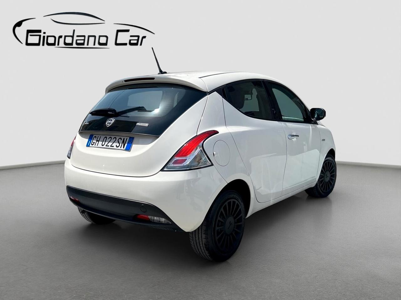 Lancia Ypsilon 1.0 FireFly 5 porte S&S Hybrid Ecochic A. Ferretti