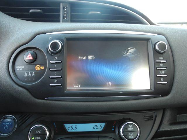 TOYOTA Yaris 1.5 Hybrid 5p. Business -OK NEOPATEN.-"DA VETRINA"