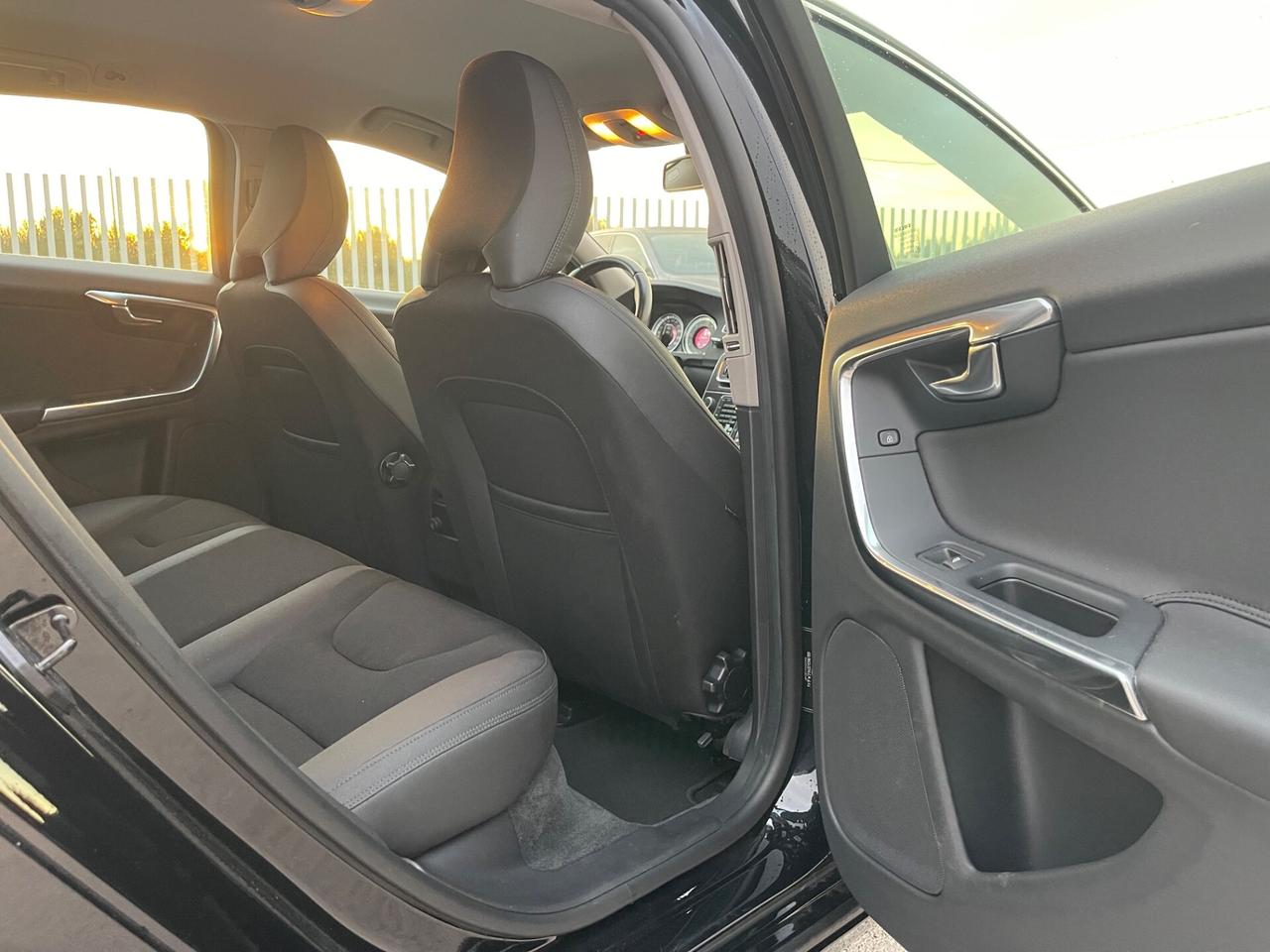 VOLVO V60 2.0 D3 GEARTRONIC FULL MY13 95800KMMM