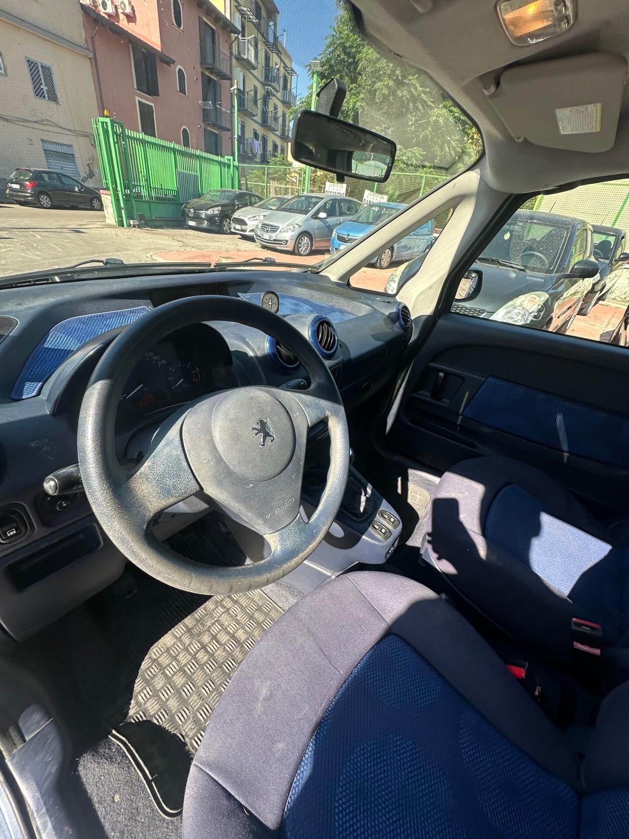 Peugeot 1007 1.4 HDi Sporty