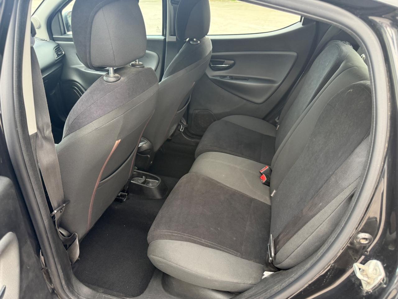 Lancia Ypsilon 0.9 TwinAir 85 CV 5 porte S&S Silver