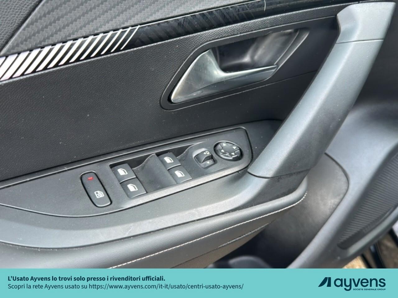 Peugeot 2008 Hybrid 136 e-DCS6 Allure