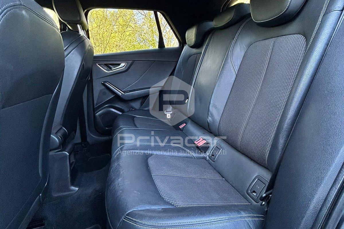 AUDI Q2 35 TFSI S tronic Identity Black