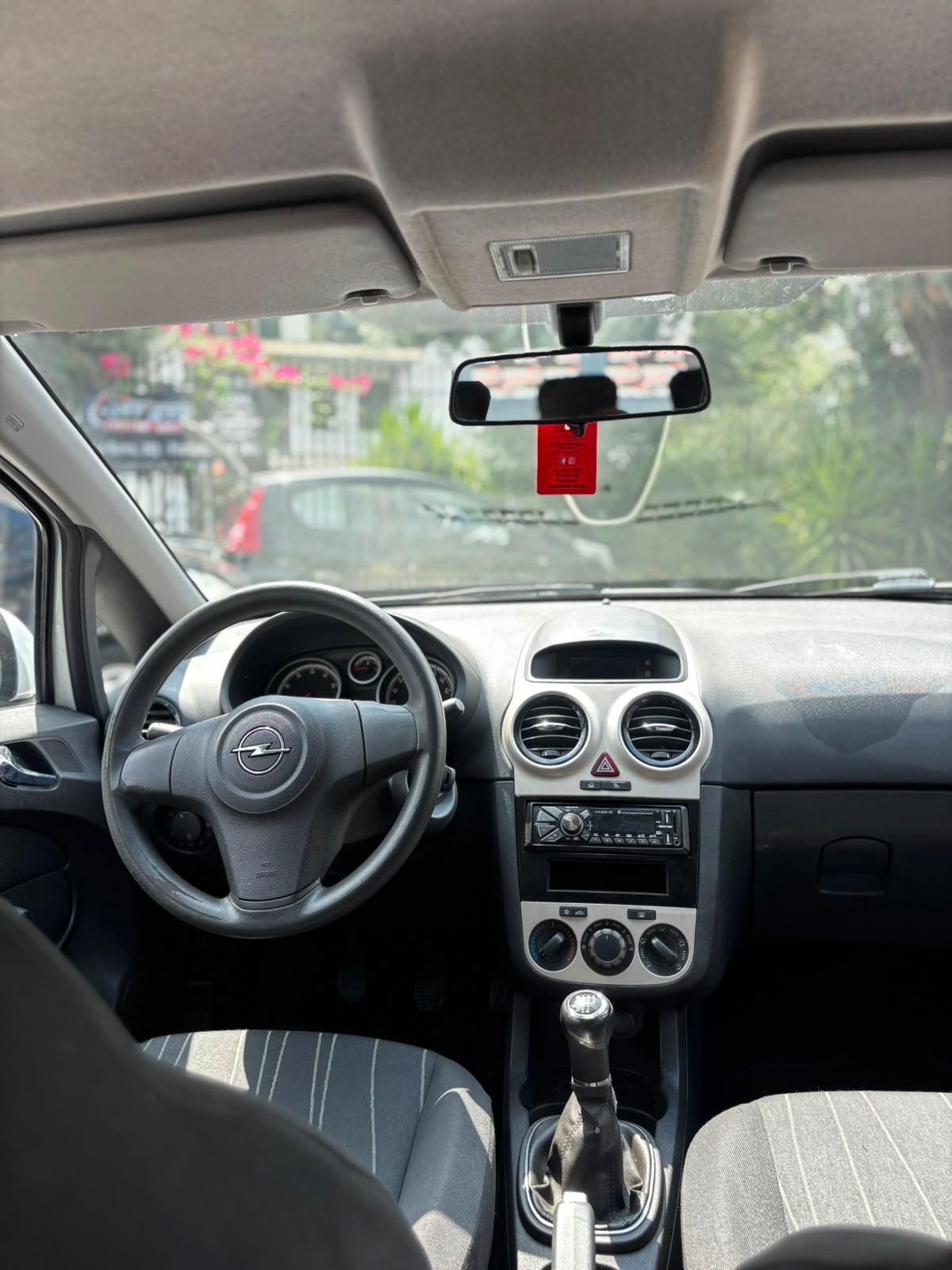 Opel Corsa 1.2 5 porte Cosmo