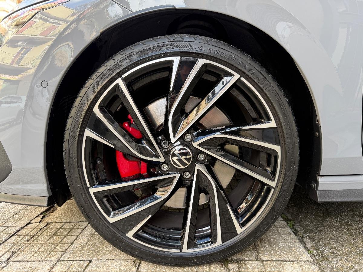 Volkswagen Golf 8 GTI 2.0 TSI 245 CV