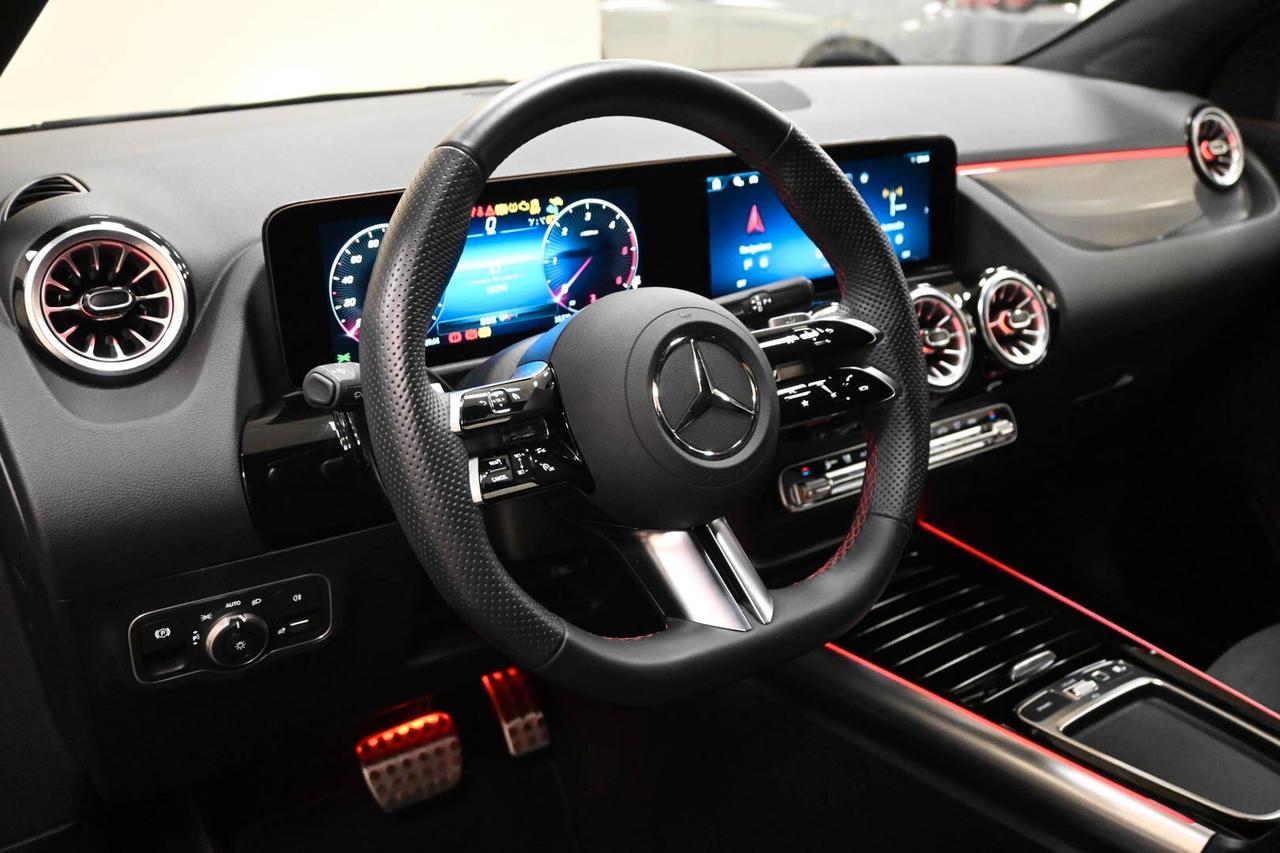 MERCEDES GLA (H247) GLA 200 d Automati...