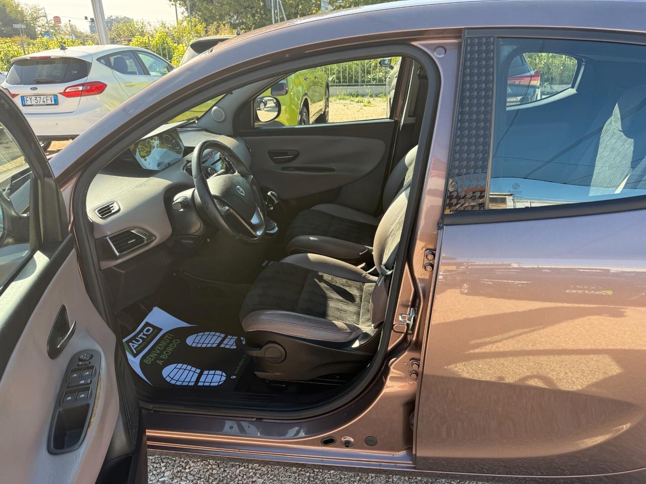 Lancia Ypsilon 1.2 69 CV 5 porte Elle