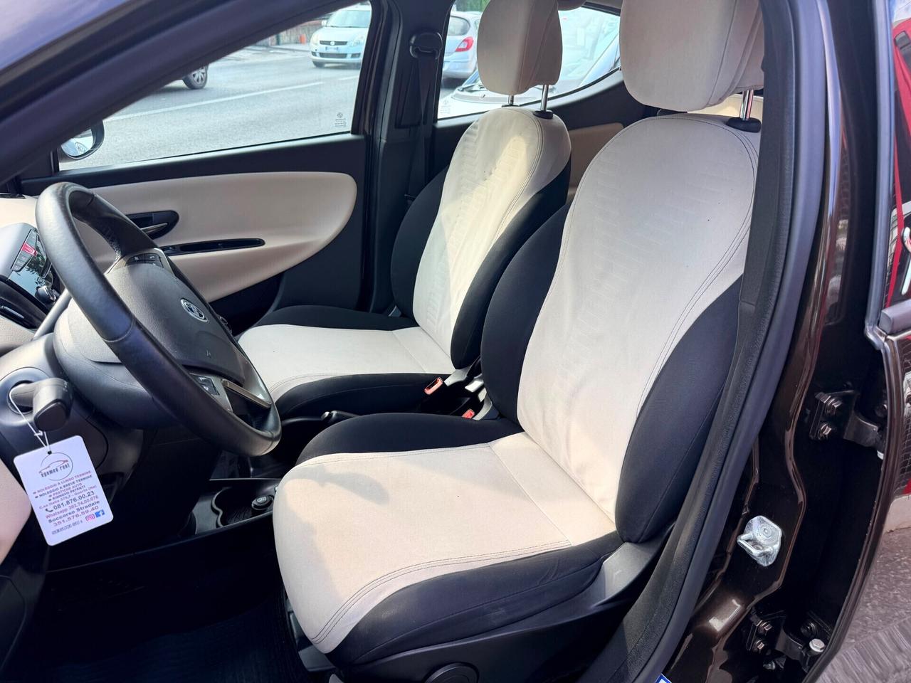 Lancia Ypsilon 1.2 69 CV 5 porte Platinum