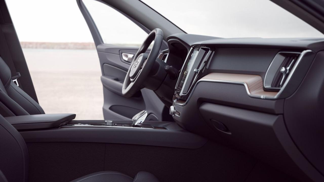 VOLVO Xc60 T6 Recharge Plug-In Awd Aut. Ultimate Bright