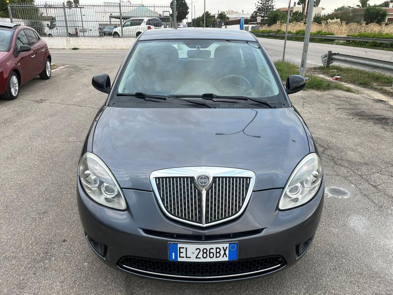 Lancia Ypsilon 1.4 Unyca GPL Unipro 2012