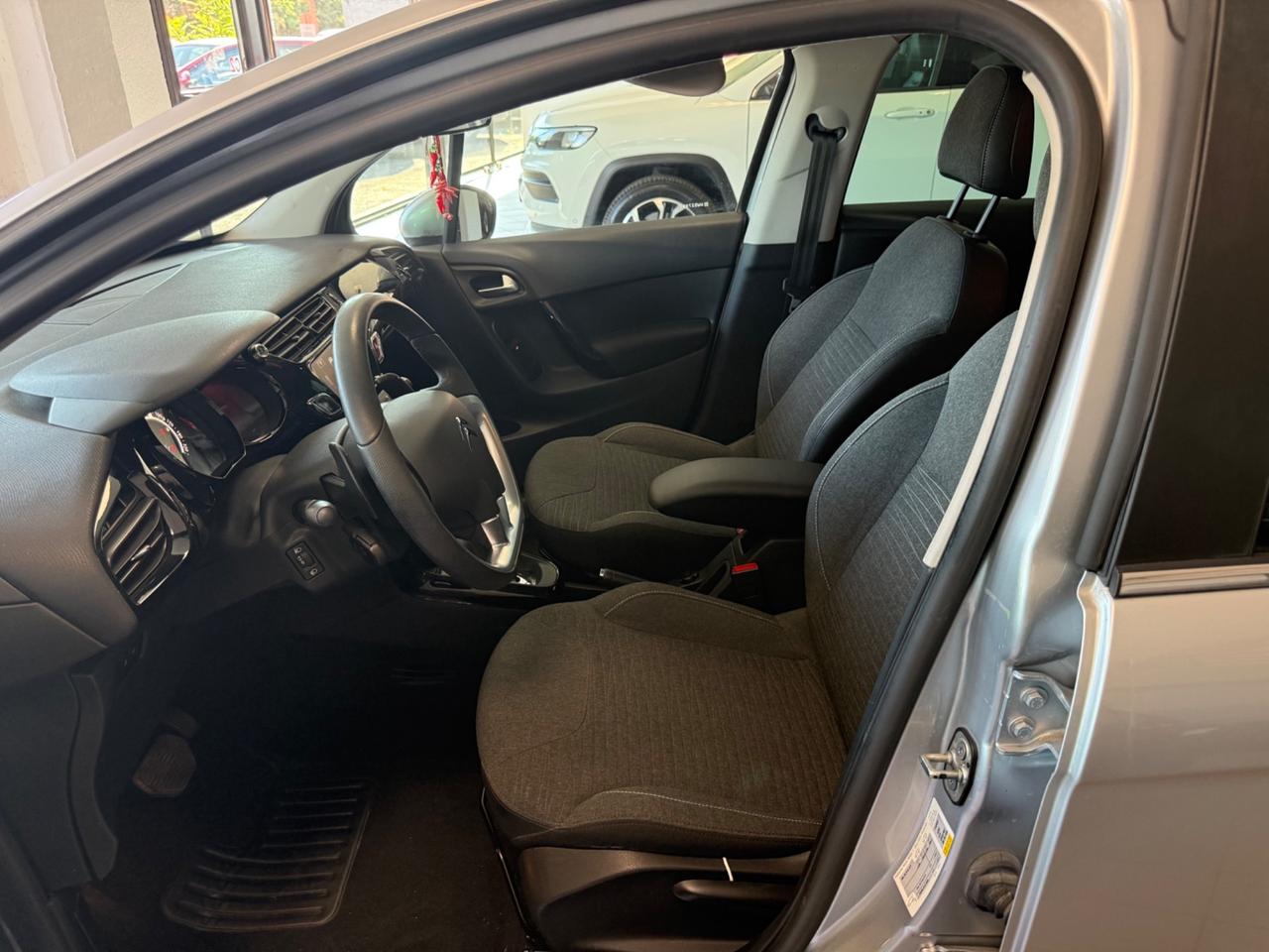 Citroen C3 PureTech 82 Live Edition