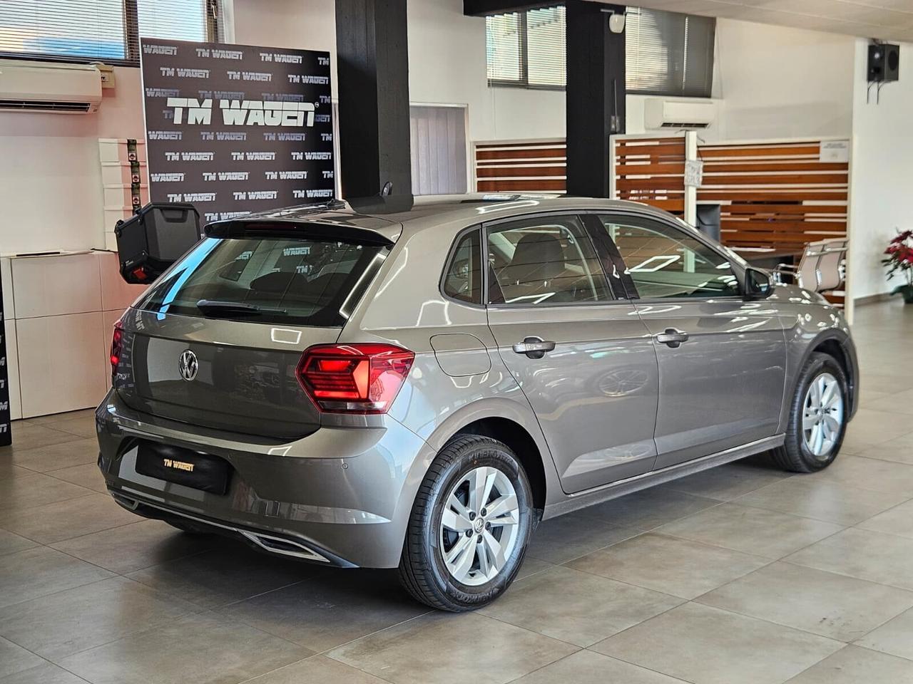 Volkswagen Polo 1.6 TDI 95 CV DSG R-LINE - NEOPATENTATI