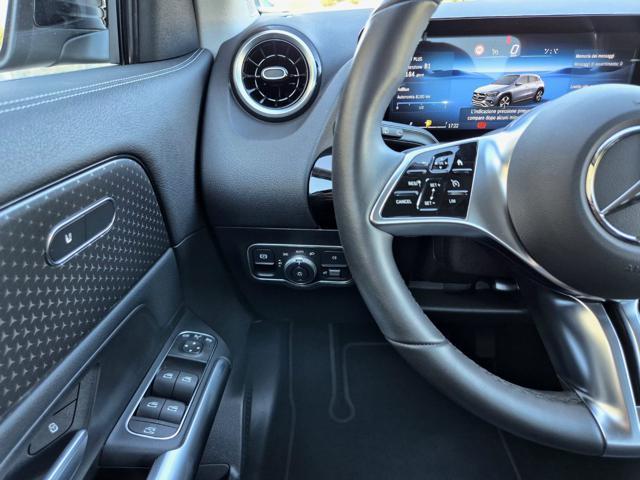 MERCEDES-BENZ GLA 180 Automatic Progressive Advanced