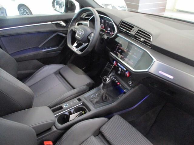 Audi Q3 SUV (35) Blackline 2.0 TDI 150CV S-Tronic