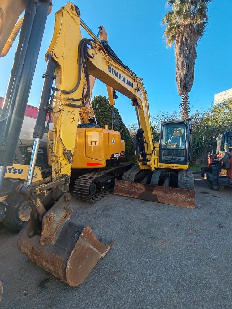 ESCAVATORE New Holland E80