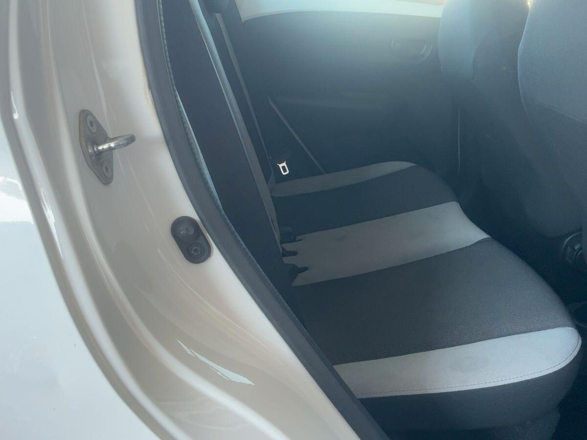 Toyota Aygo 1.0 VVT-i 69 CV 5 porte x-play