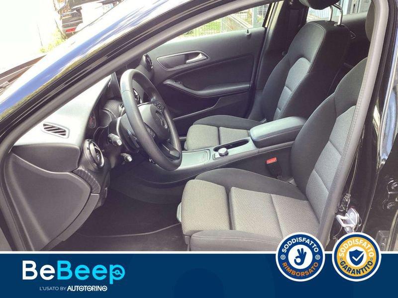 Mercedes-Benz GLA 200 D BUSINESS AUTO