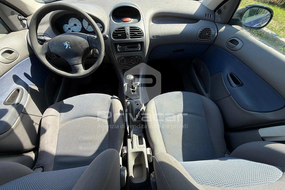 PEUGEOT 206 1.1 5p. XT