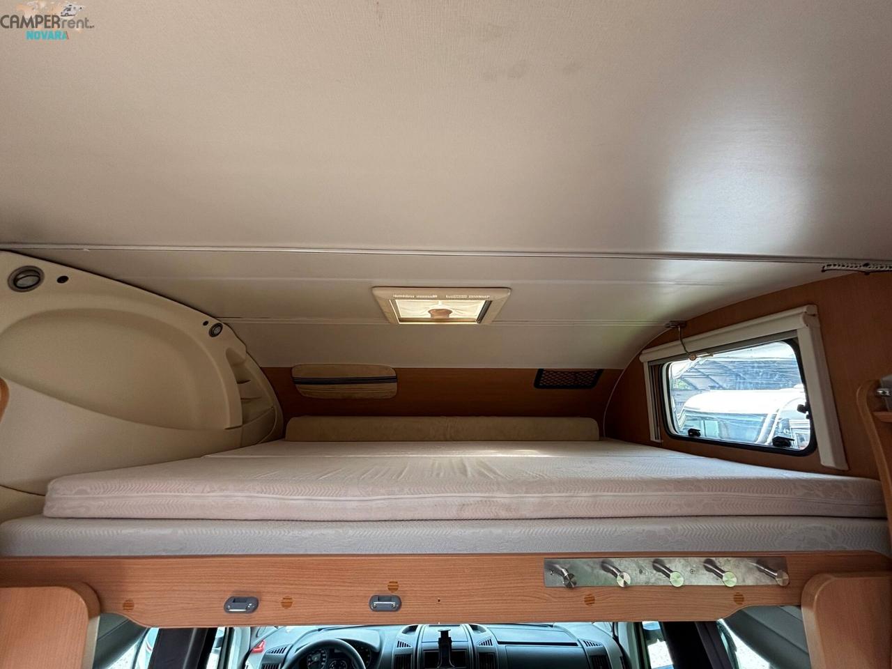 CHALLENGER GENESIS 55 - mansardato con letti a castello in coda