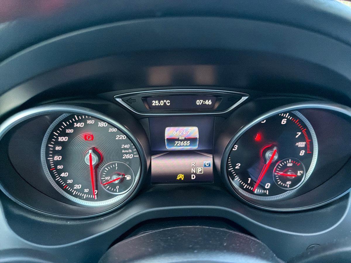 Mercedes-Benz GLA 180 Premium auto