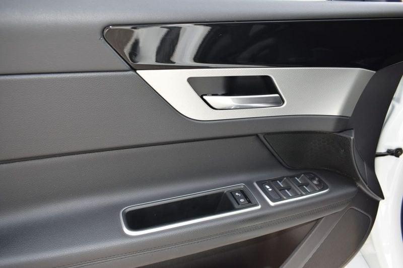 Jaguar XF 2.0 D 180 CV AWD aut. Prestige