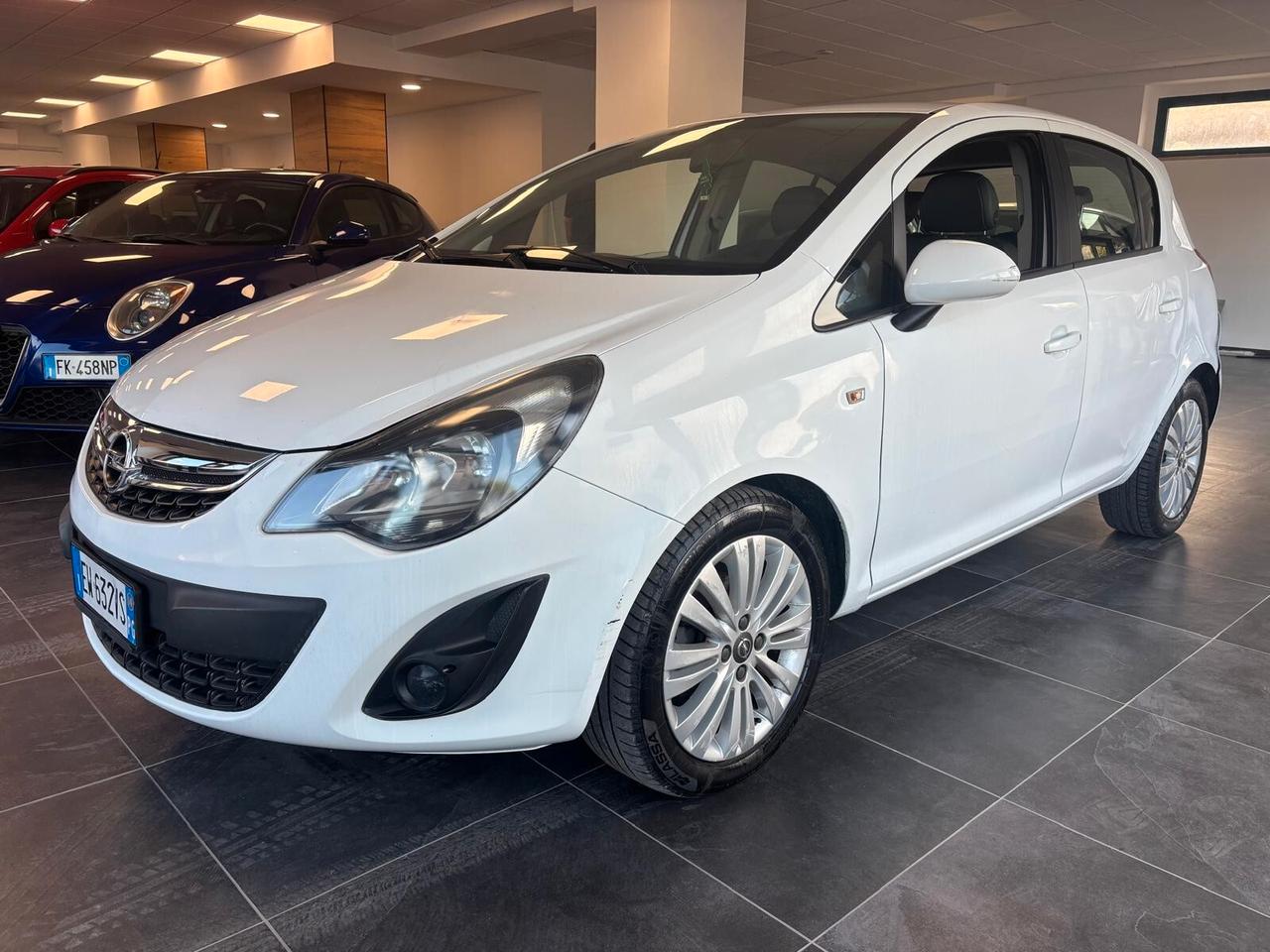OPEL CORSA ANNO 2014BZ GPL ADATTA NEOPATENTATI KM 200 MILA