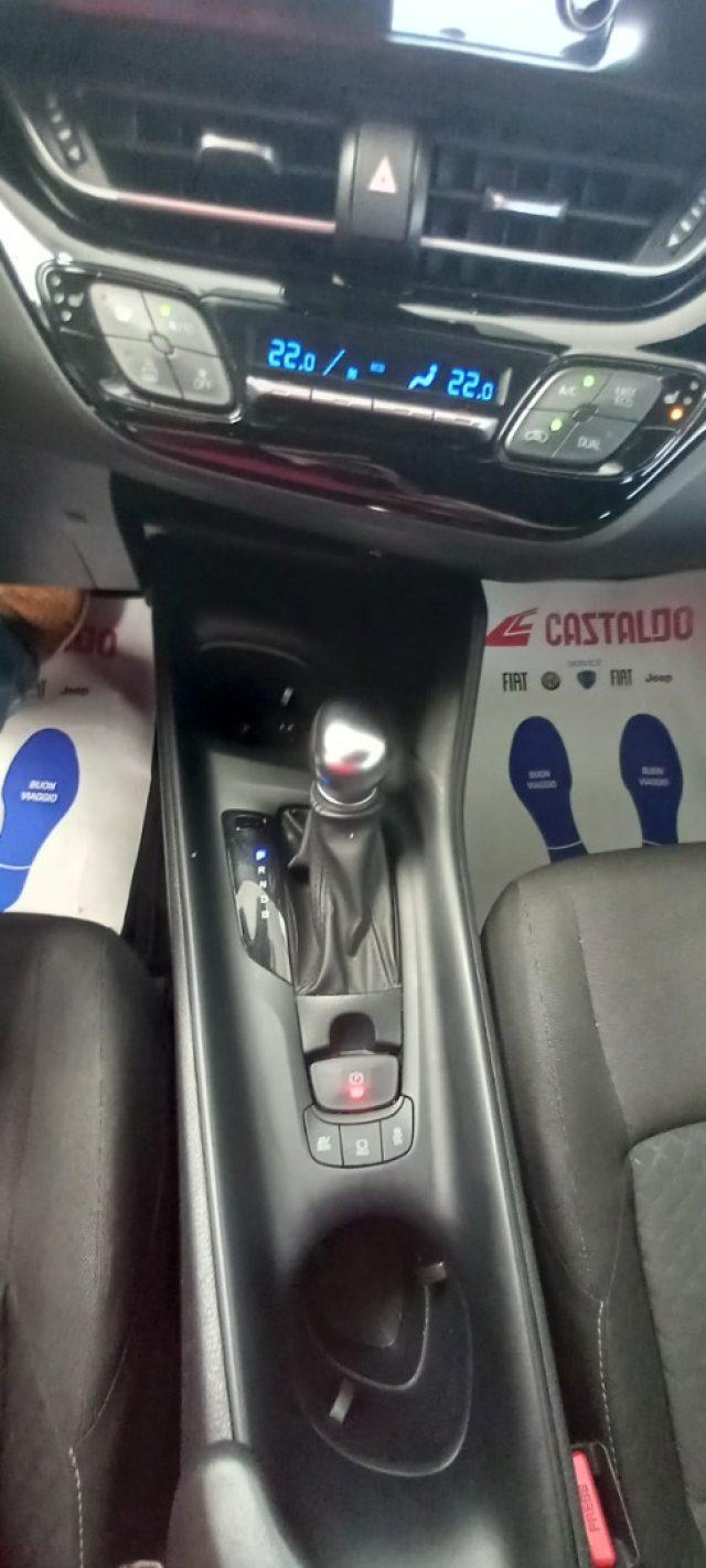TOYOTA C-HR 1.8 Hybrid E-CVT Business