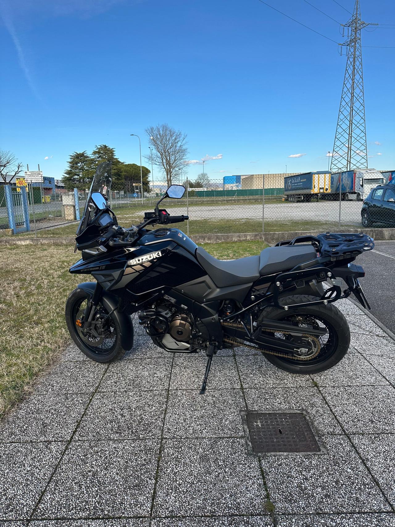 Suzuki V Strom DL 1050 XT