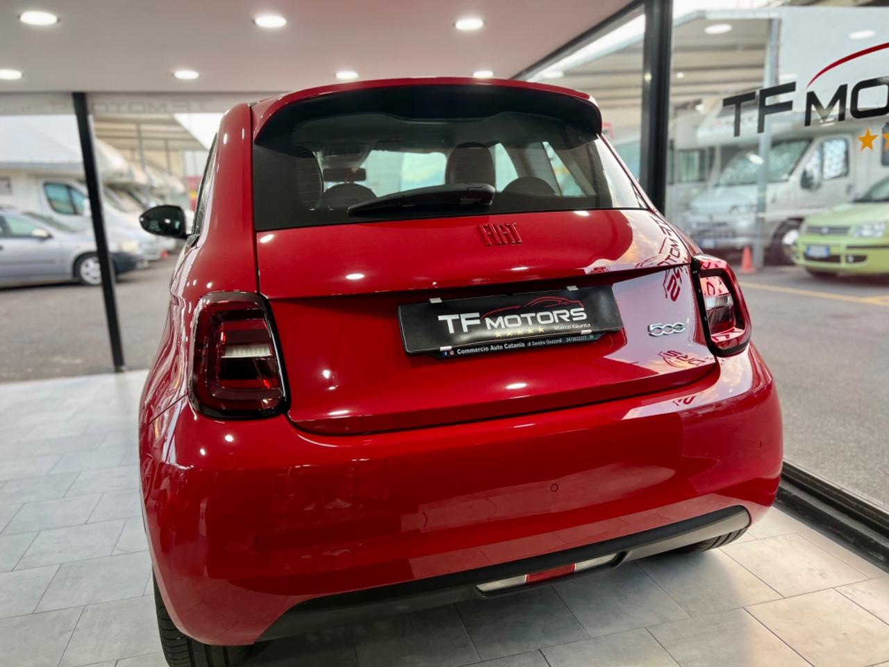 Fiat 500E elettrica “RED” SOLO 9.000 KM