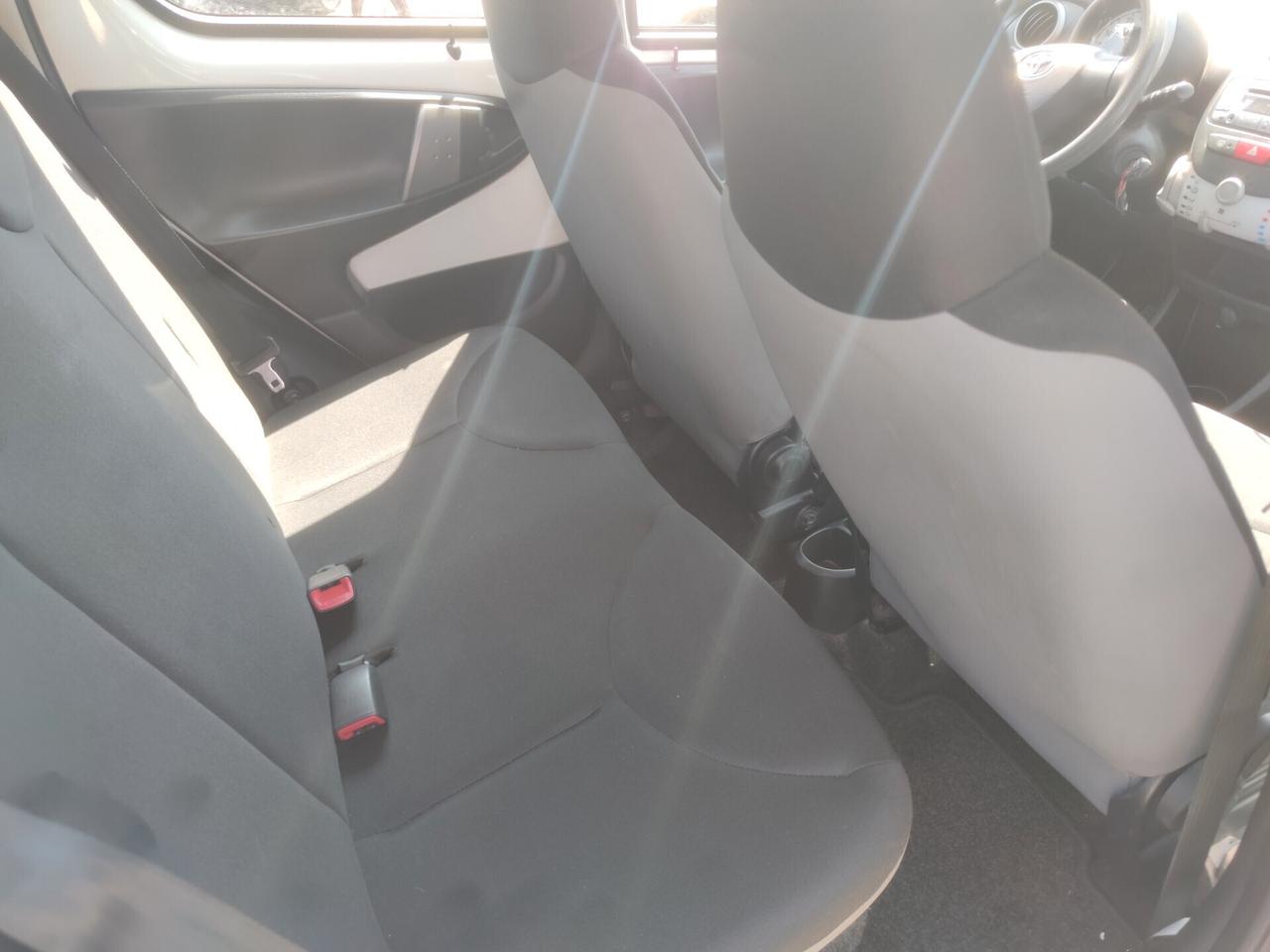 Toyota Aygo 1.0 5 porte Active Connect NAVI