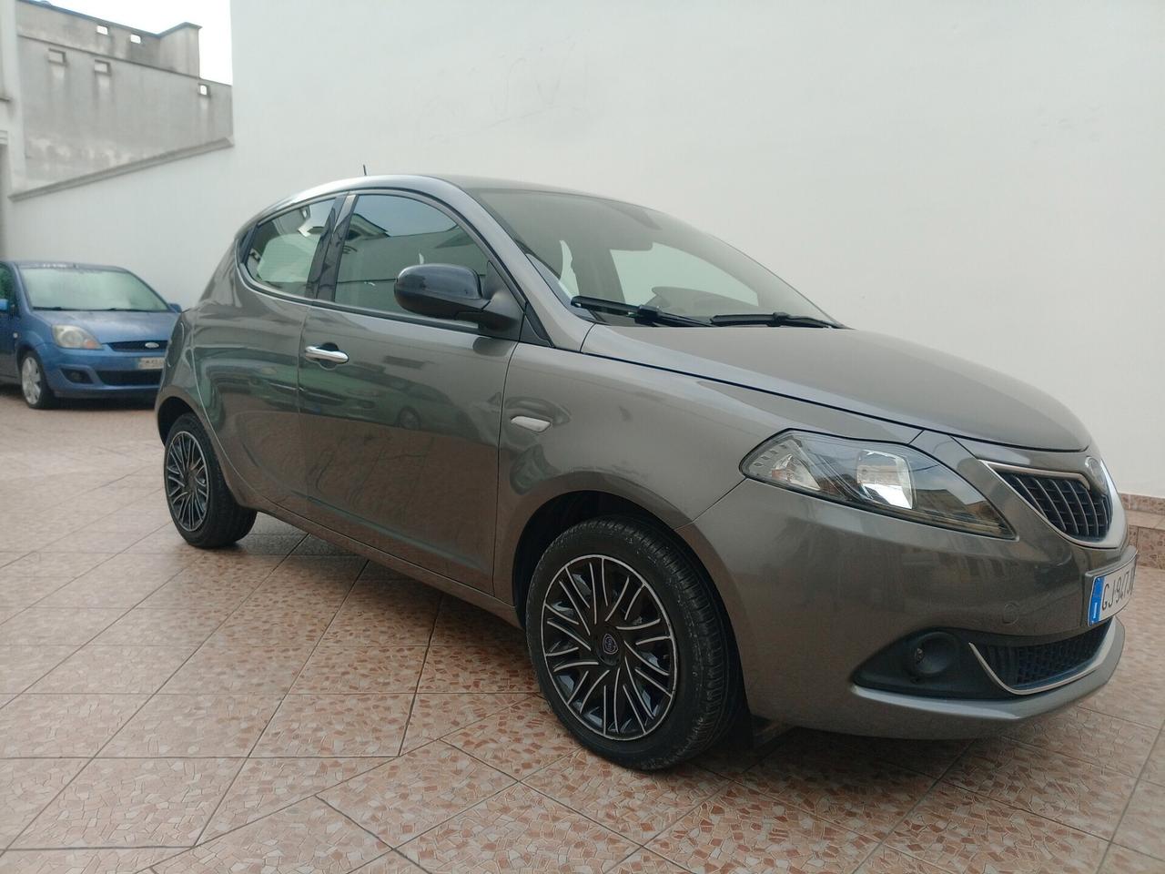 Lancia Ypsilon 1.0 FireFly 5 porte S&S Hybrid Gold