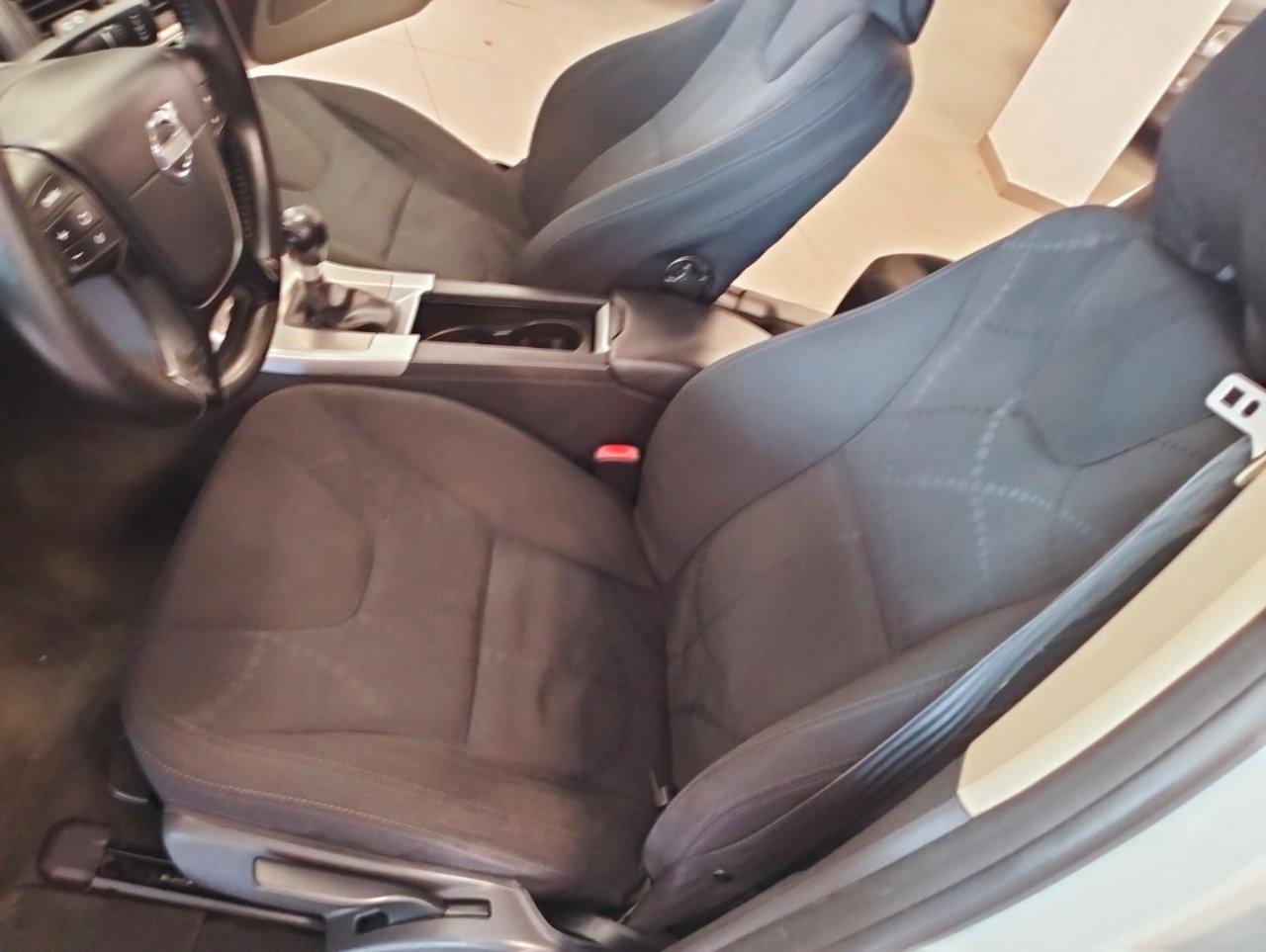 Volvo XC60 2.4d Momentum fwd 175cv