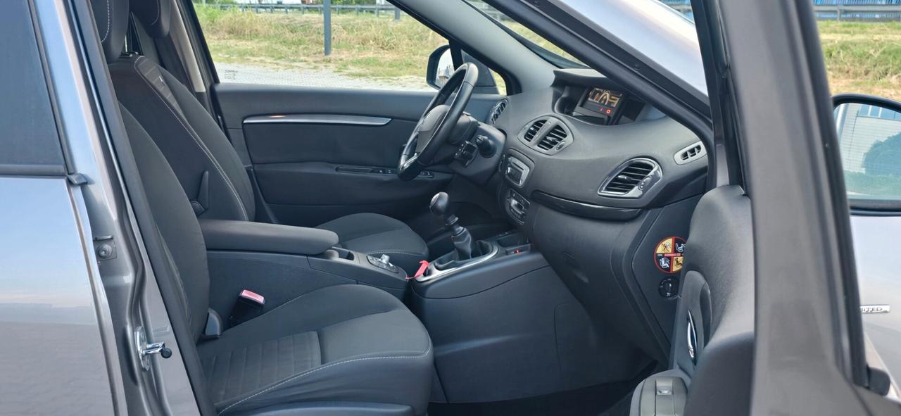 Renault Scenic Scénic XMod dCi 110 CV EDC Limited