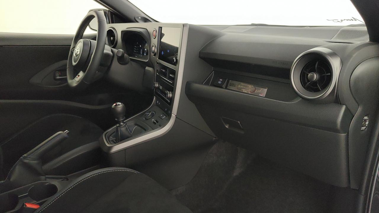 TOYOTA GR Yaris 1.6 Rovanpera Special Edition imt-6