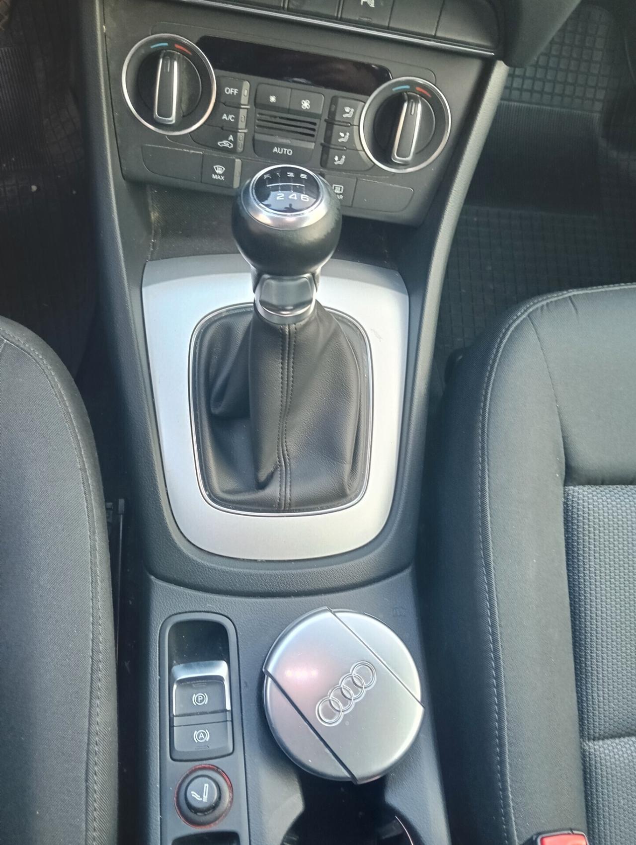 Audi Q3 2.0 TDI 120 CV Business