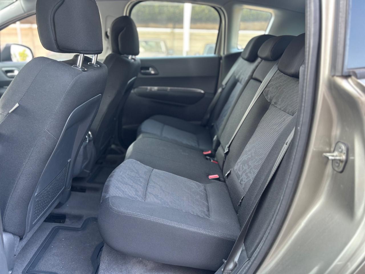 Peugeot 3008 1.6 HDi 110CV cambio AUTO