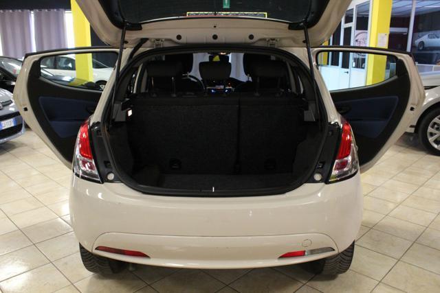 LANCIA Ypsilon 1.2 69 CV NAVI SENSORI ECC....