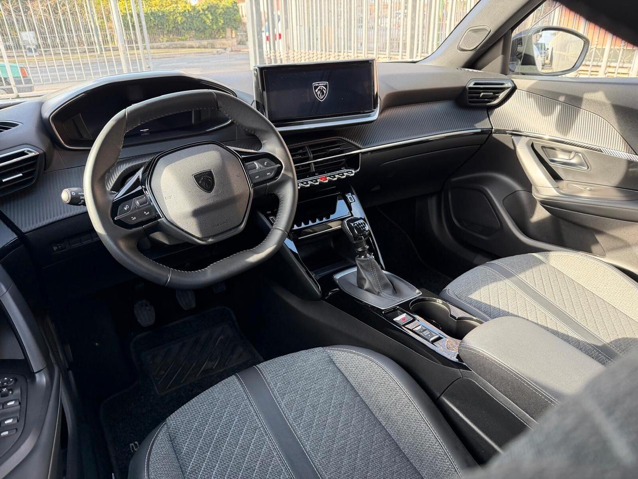 Peugeot 2008 PureTech 100 S&S Allure