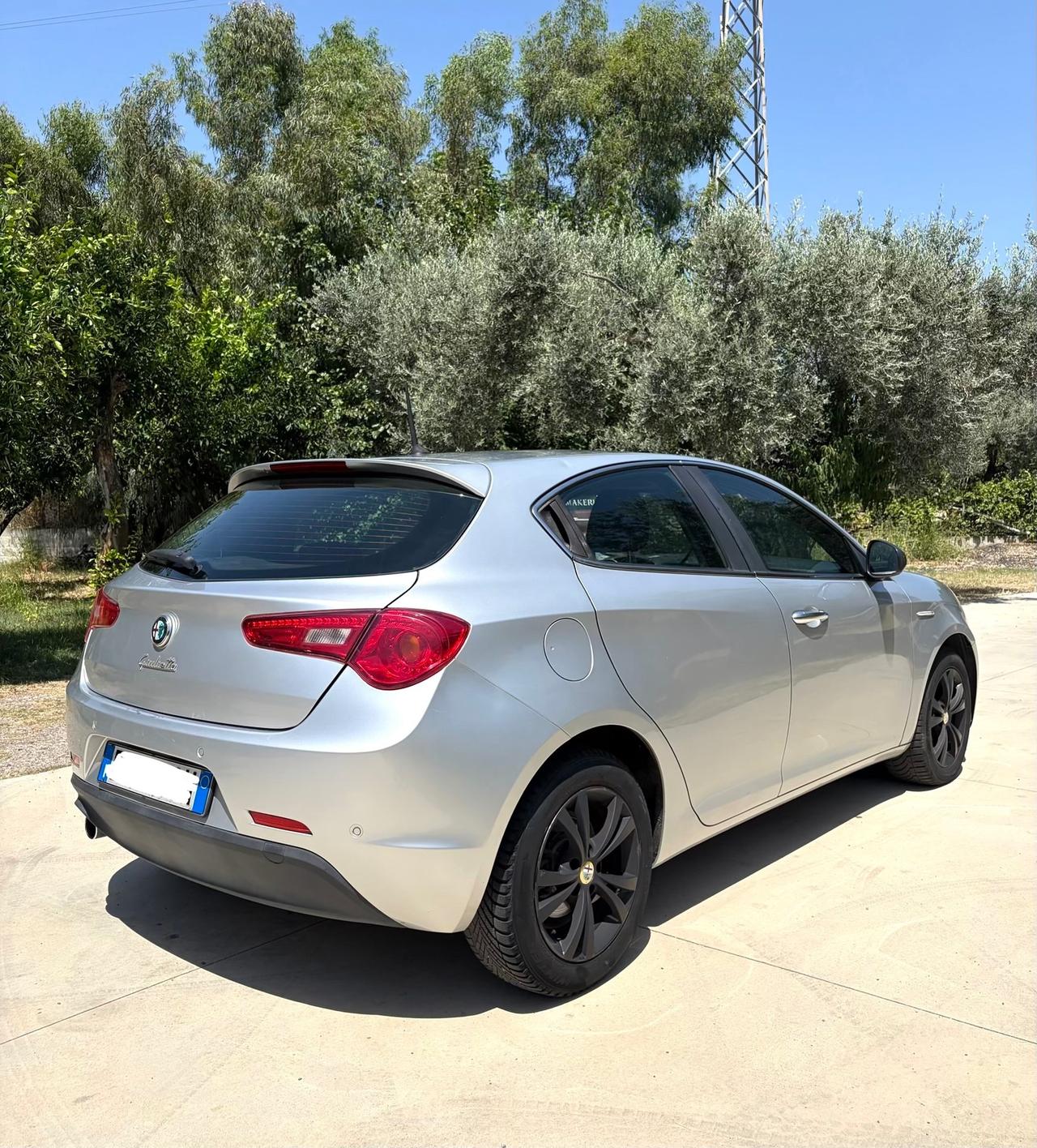 Alfa Romeo Giulietta 1.6 MTJ 105CV FULL MOLTO BELLA LEGGI ANNUNCI