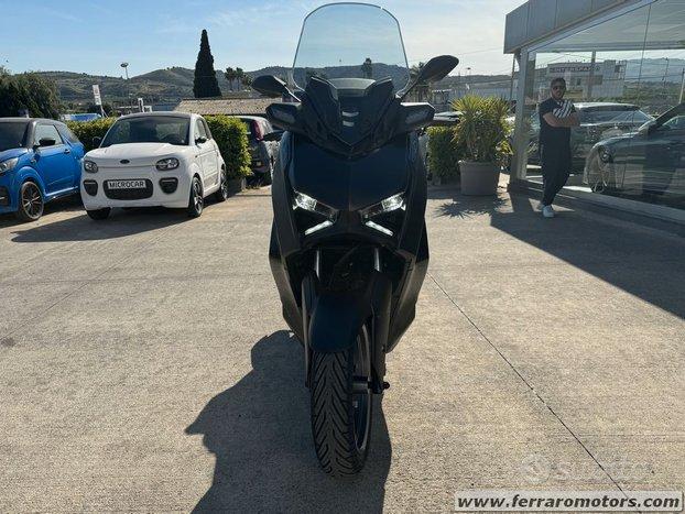 Yamaha X-Max 300 - 2024 a soli 66 euro al mese