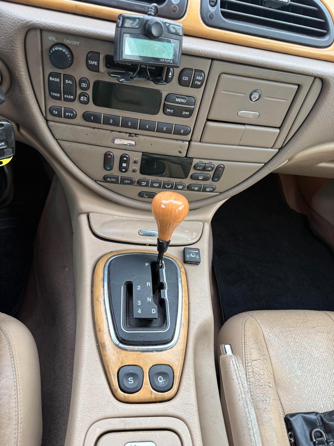 Jaguar S-Type 3.0 V6*GPL*