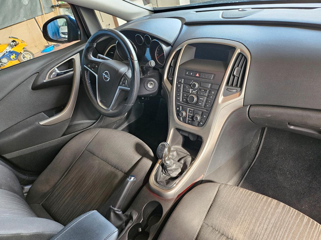 Opel Astra 1.7 CDTI 110CV Sports Tourer Cosmo
