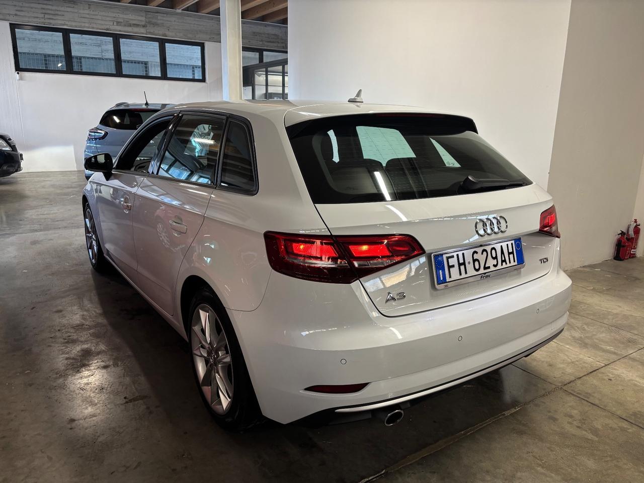 Audi A3 SPB 1.6 TDI | S-TRONIC Sport |