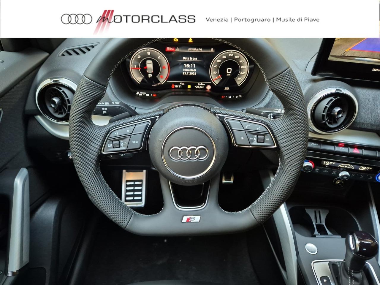 Audi Q2 35 2.0 tdi identity black s tronic
