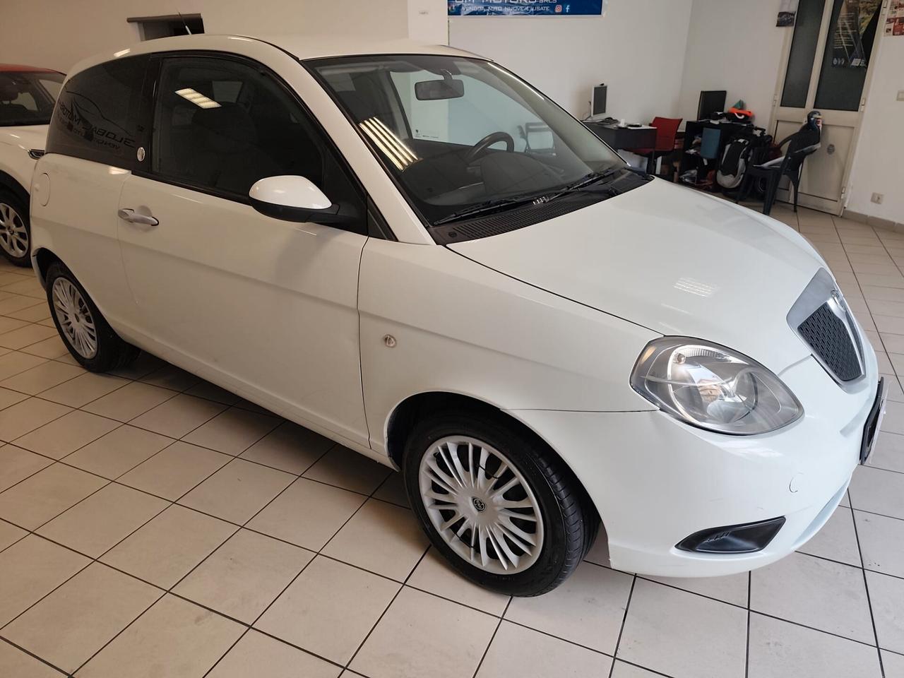 Lancia Ypsilon 1.4 Platino Ecochic GPL