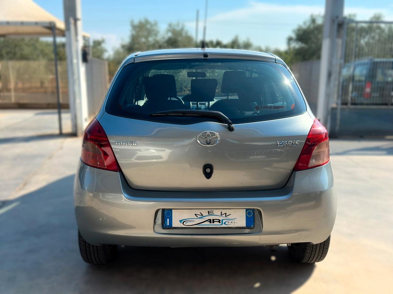 Toyota Yaris 1.0 5 porte